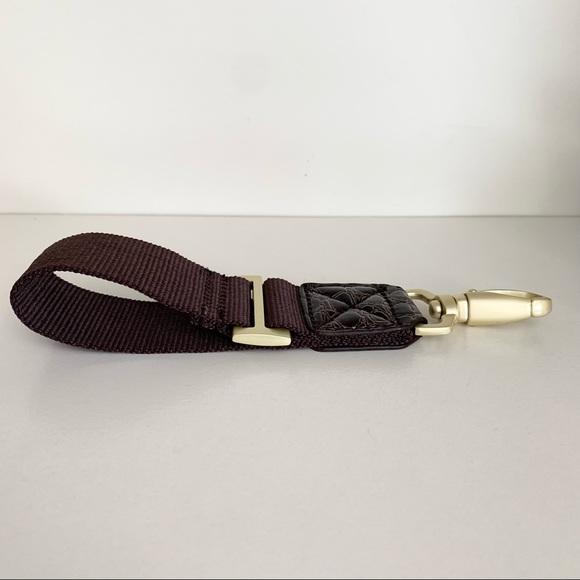 New wristlet strap